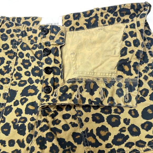Laurence Doligé Paris Leopard Print 4" Cargo Shorts size Small/Medium - Picture 8 of 12